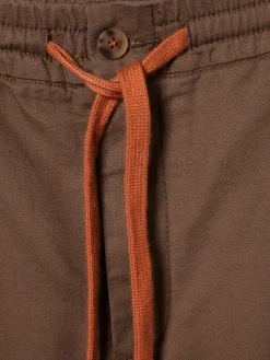 Bermudas com cinto elástico