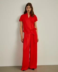 Blusa com trespasse e franzido