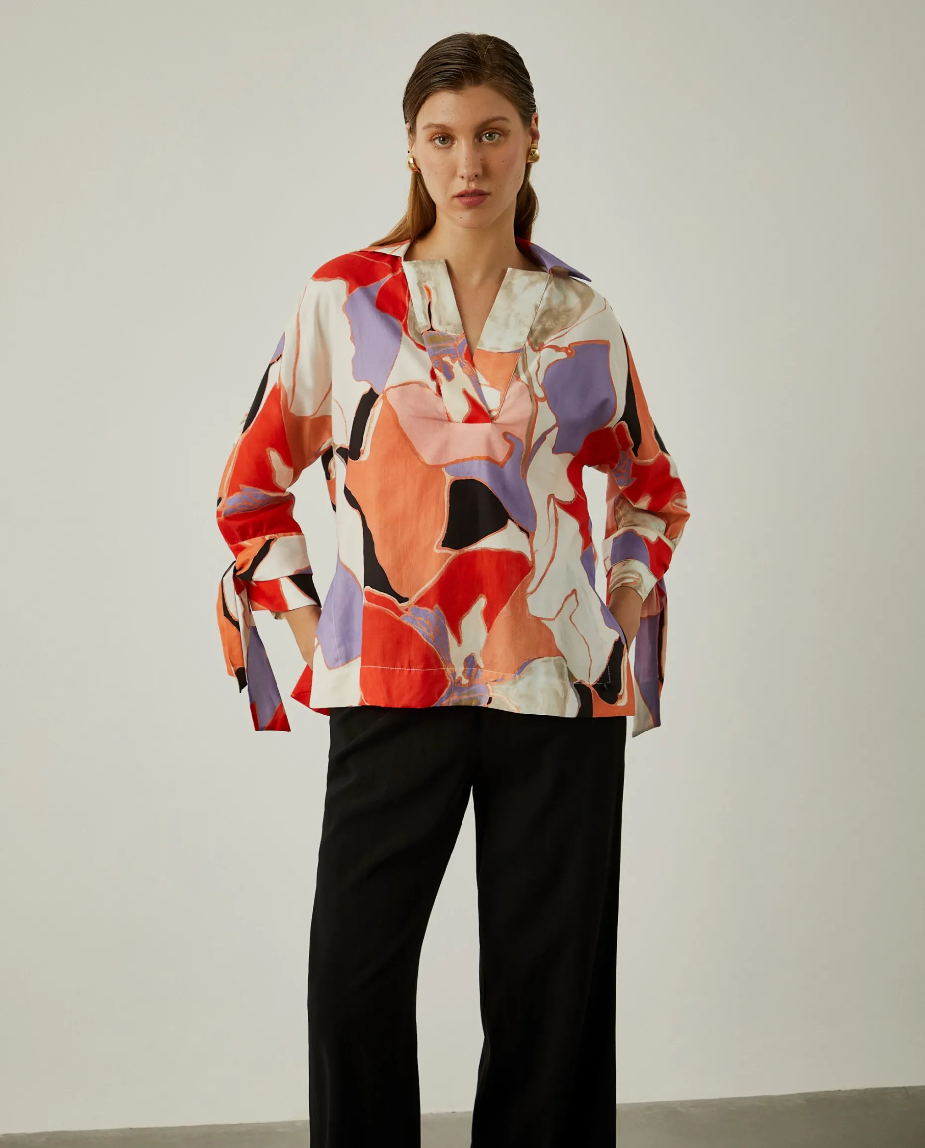 Blusa de algodão com padrão abstrato