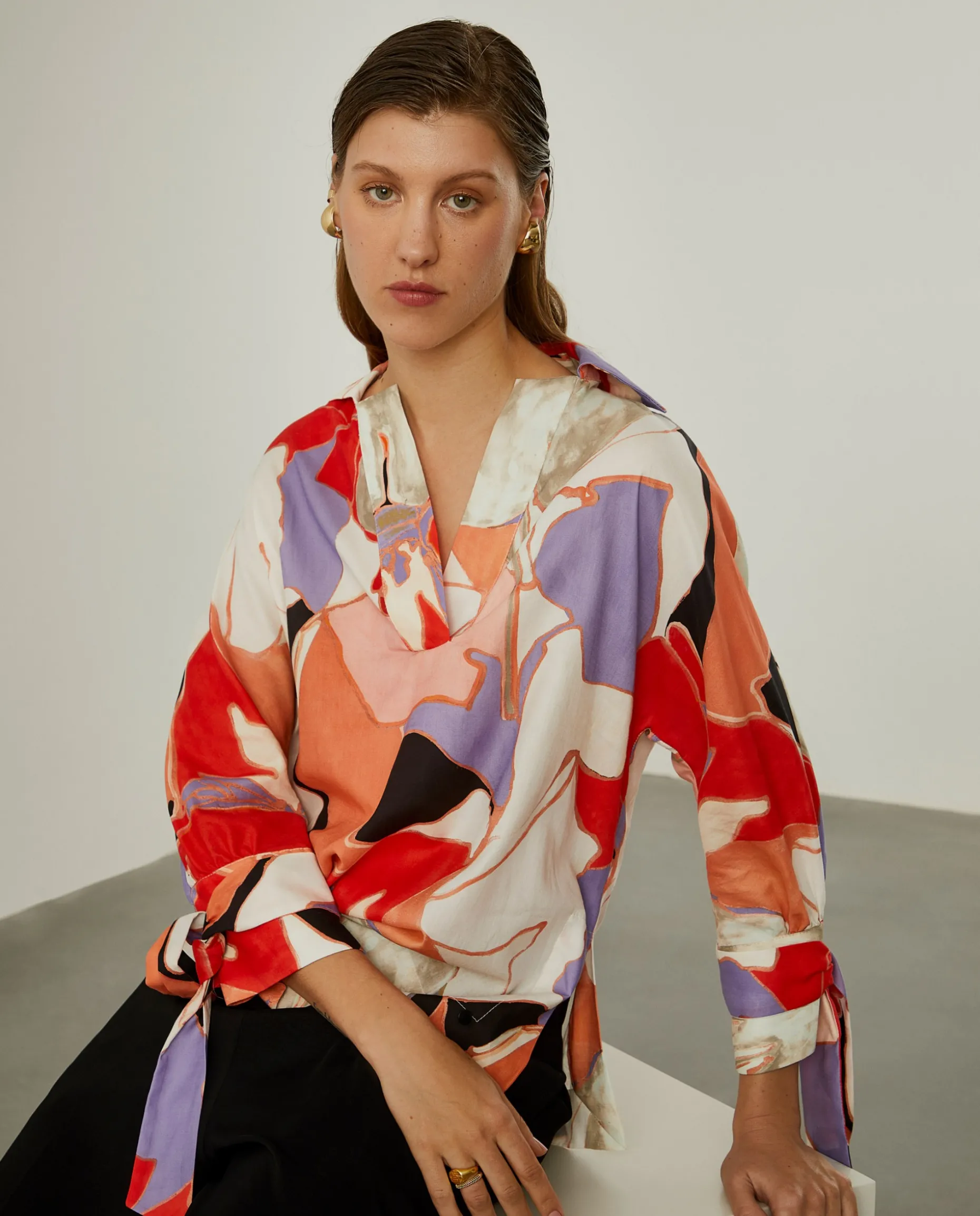 Blusa de algodão com padrão abstrato