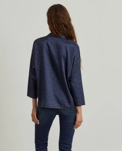 Blusa estampada com laçada