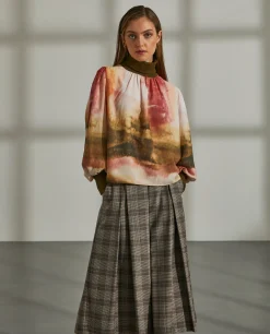 Blusa fluida gola alta