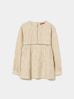 Blusa manga comprida bordado flores