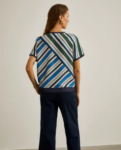 Blusa manga curta com padrão de riscas