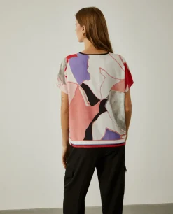 Blusa manga curta com padrão abstrato