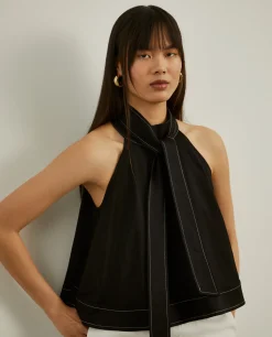 Blusa sem mangas com gola alta