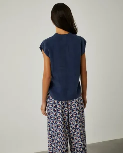 Blusa sem mangas em cupro