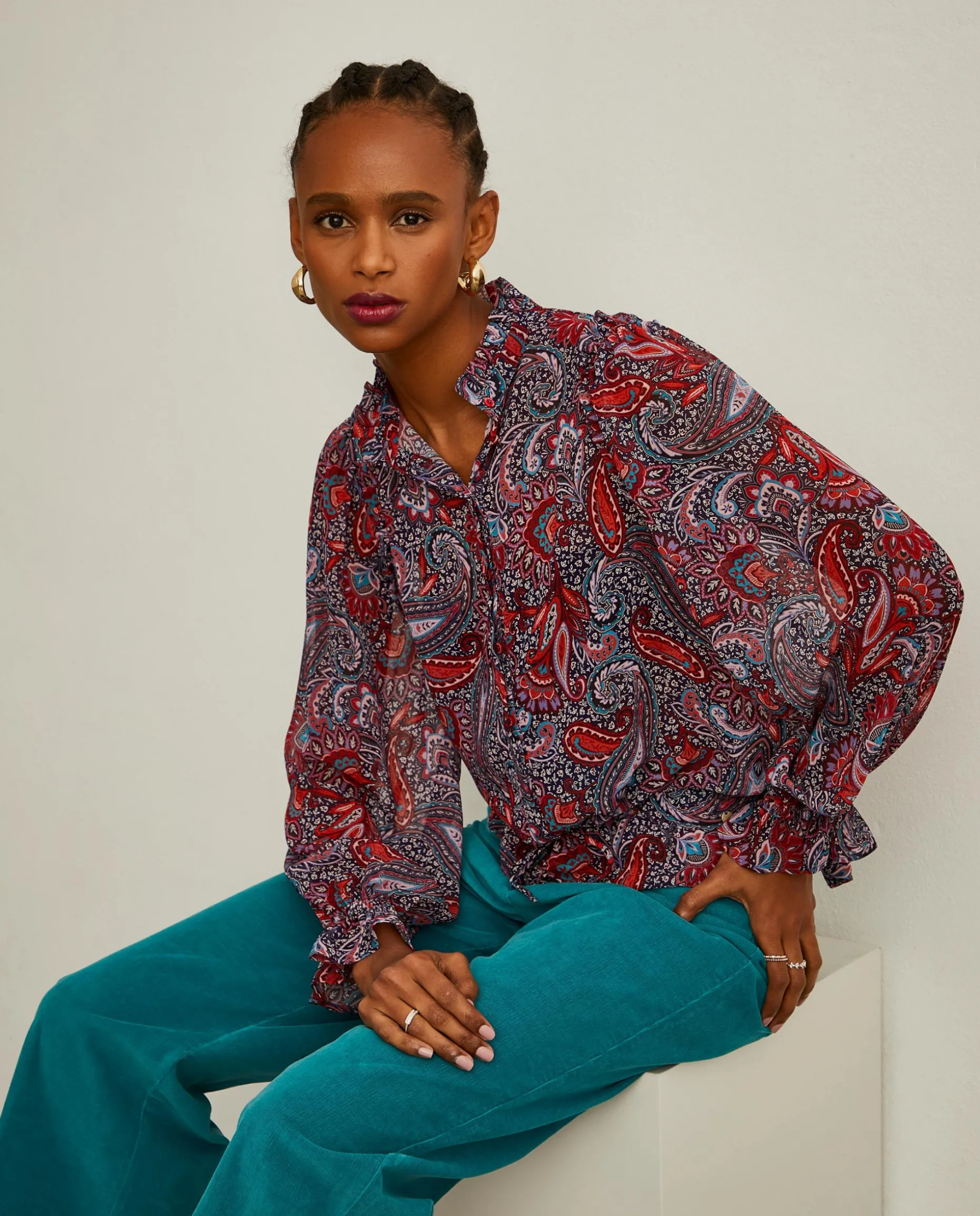 Blusa semitransparente com padrão cornucópias