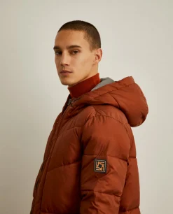 Blusão acolchoado com capuz