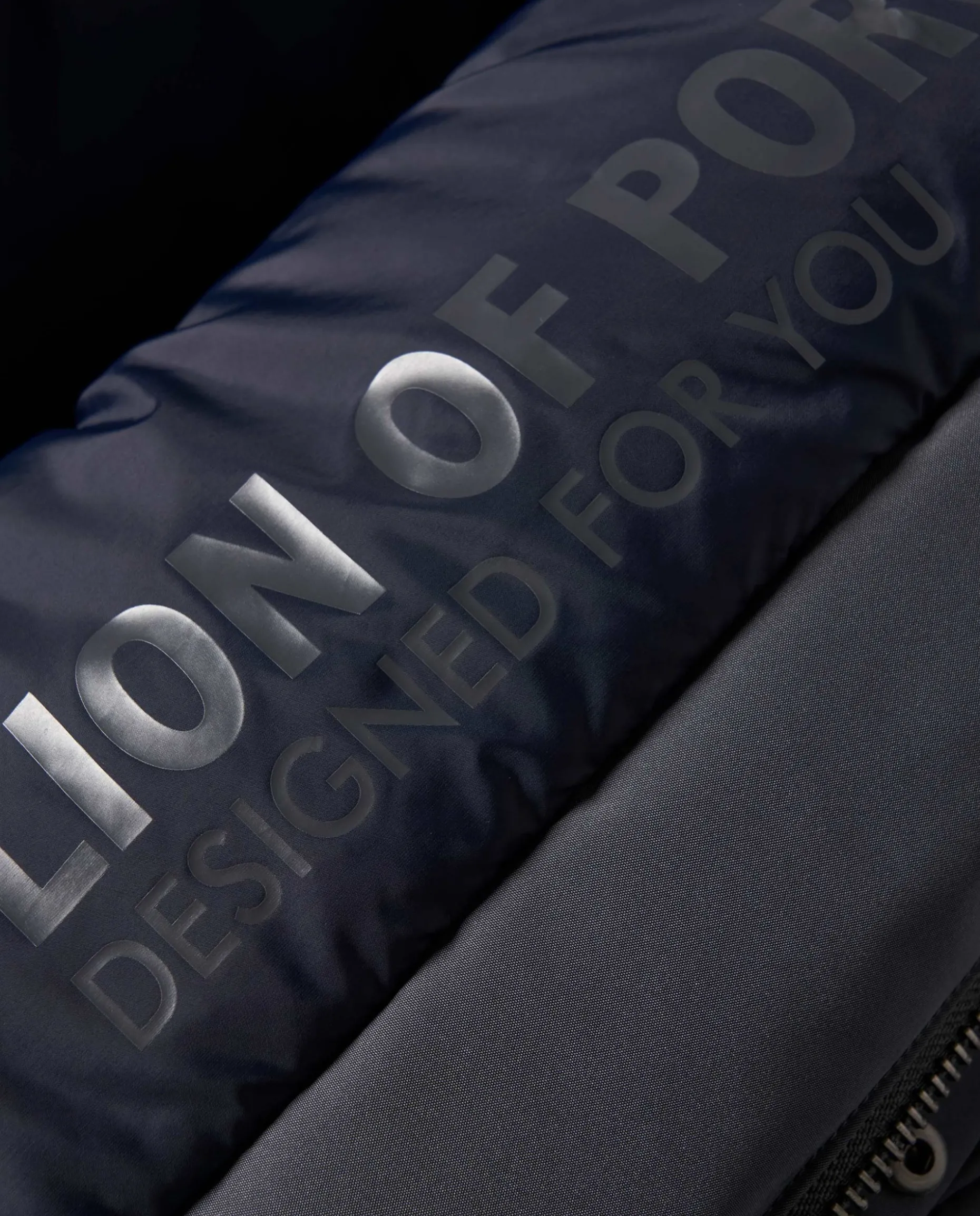 Blusão acolchoado com capuz