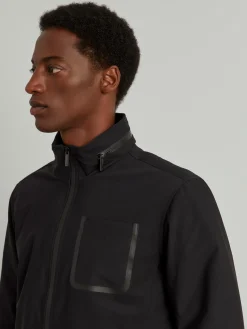 Blusão acolchoado com capuz embutido