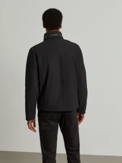 Blusão acolchoado com capuz embutido