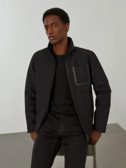 Blusão acolchoado com capuz embutido