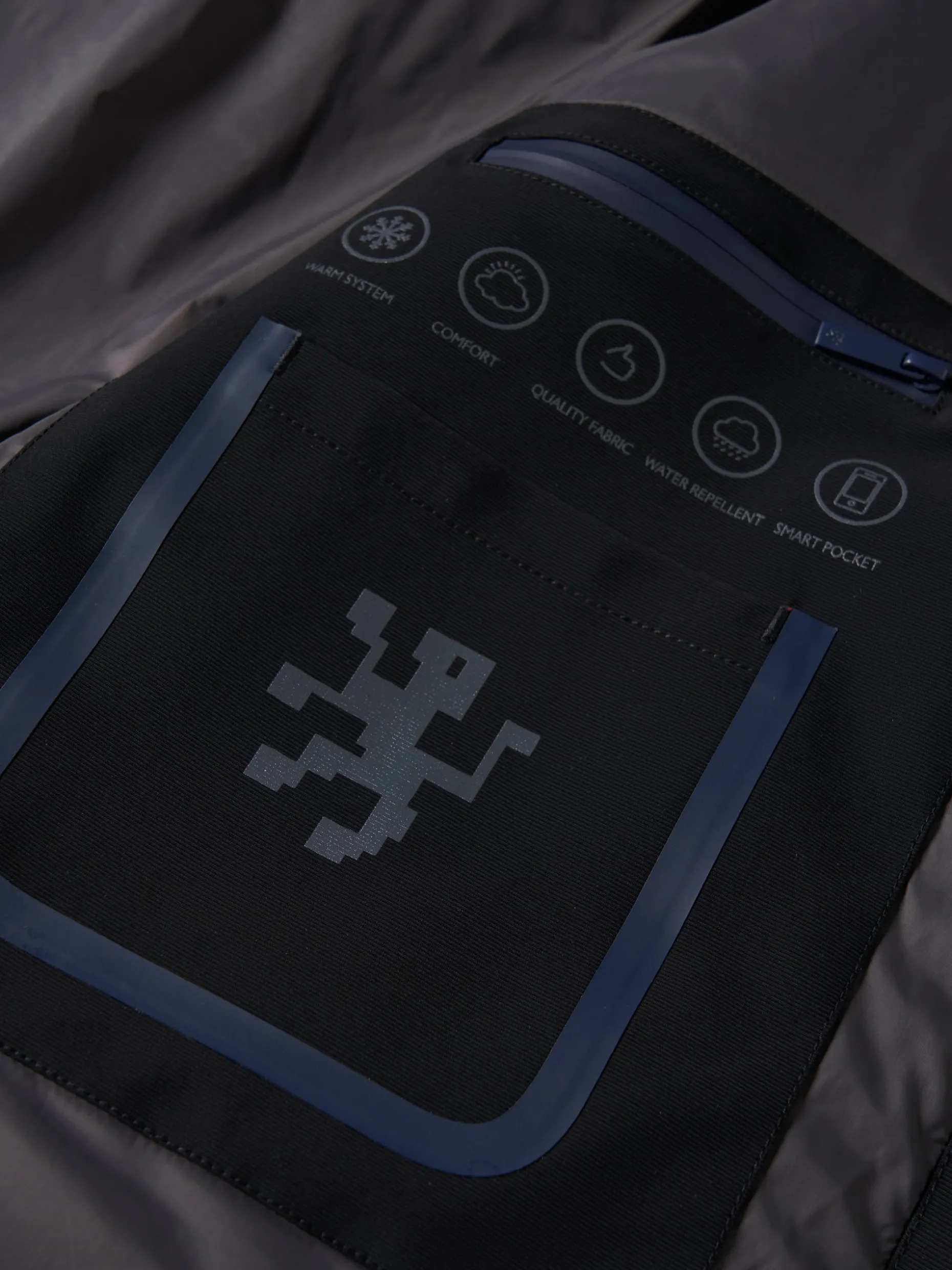 Blusão acolchoado com capuz embutido