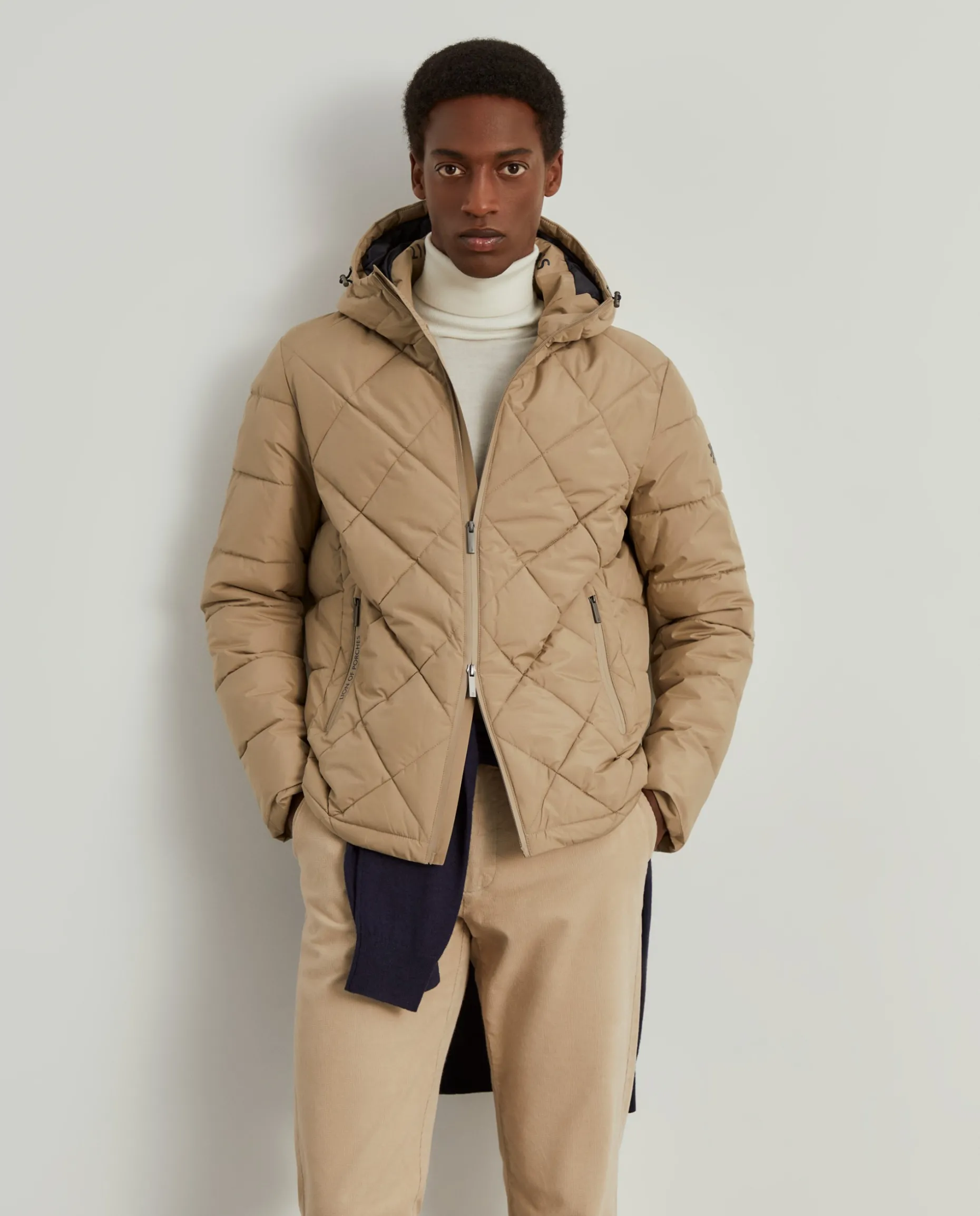 Blusão acolchoado com capuz