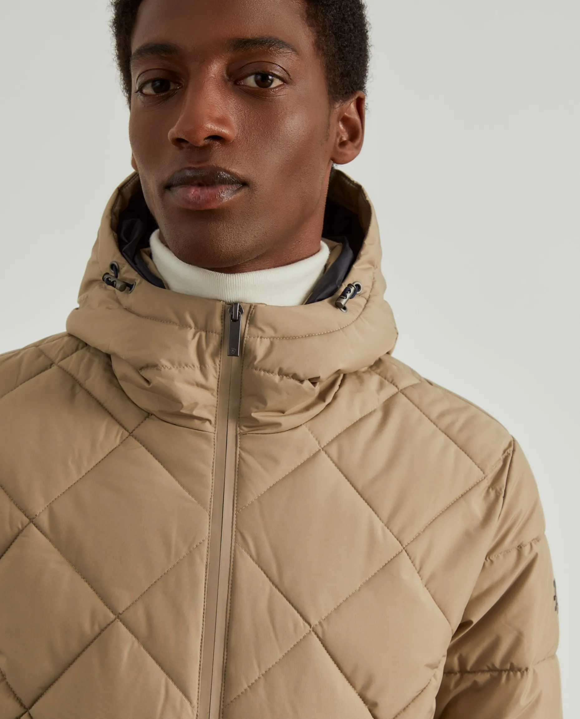 Blusão acolchoado com capuz