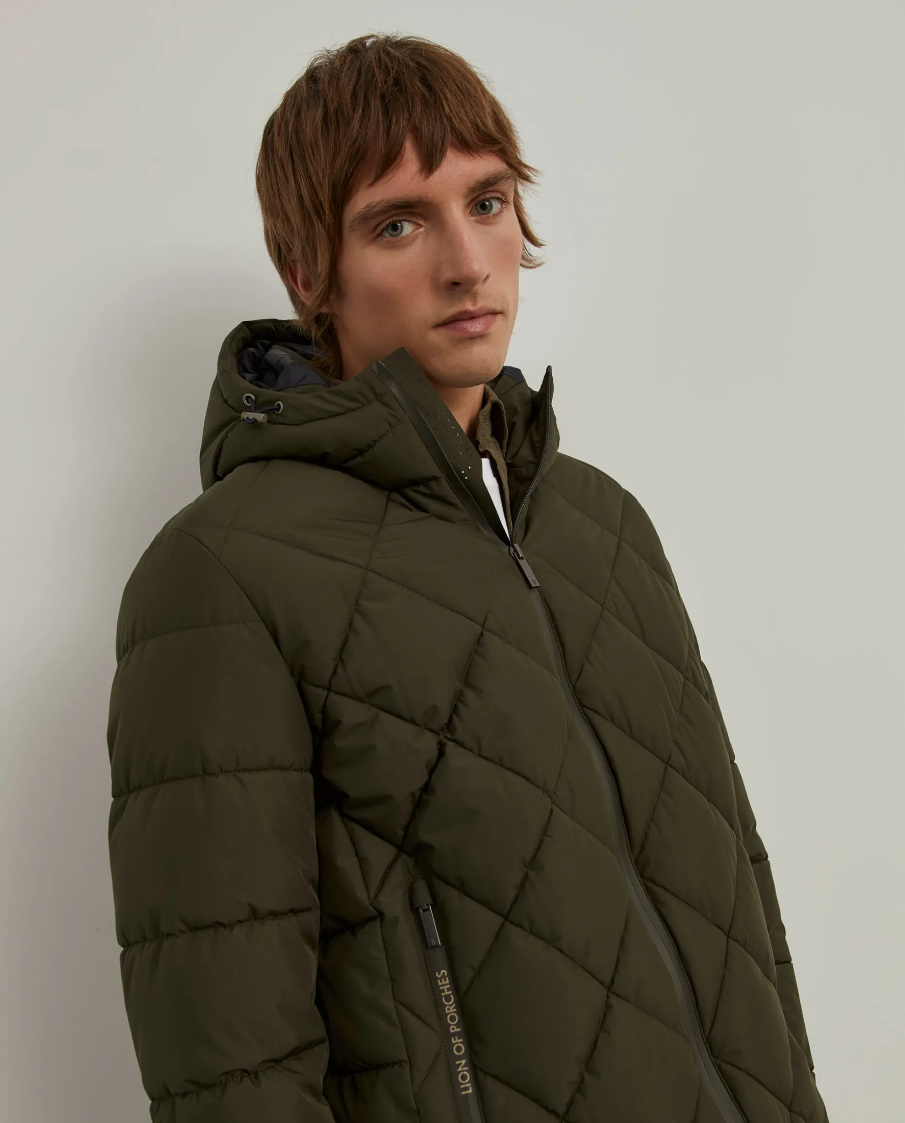 Blusão acolchoado com capuz