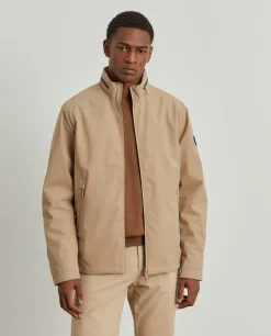 Blusão acolchoado com capuz