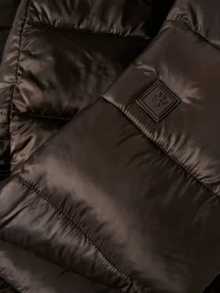 Blusão acolchoado comprido com capuz