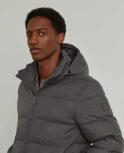 Blusão acolchoado repelente à água com capuz