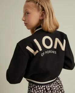 Blusão bomber com leão no peito