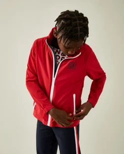 Blusão com capuz embutido