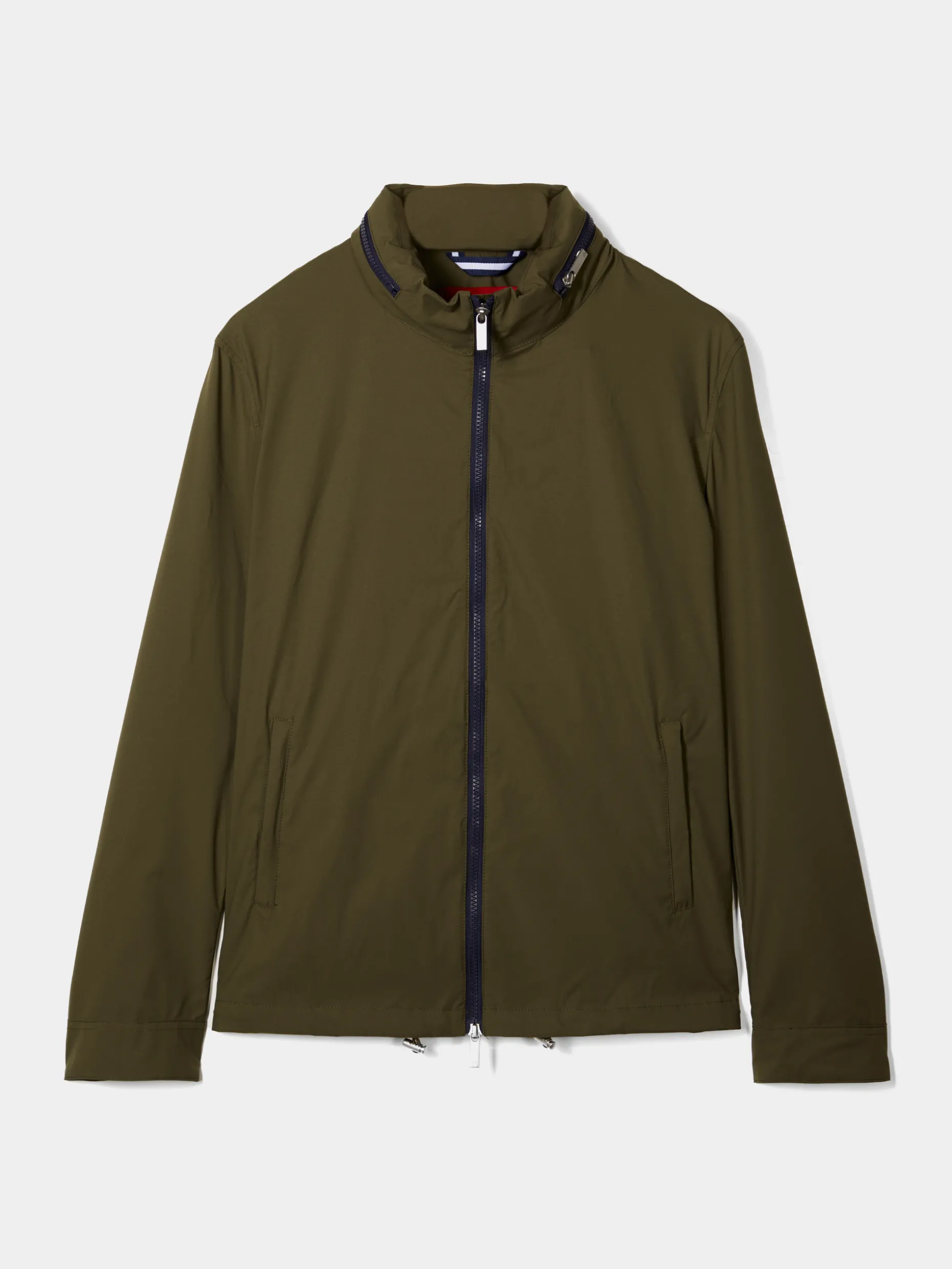 Blusão curto com capuz embutido