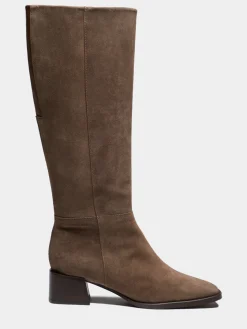 Botas de cano alto com tacão