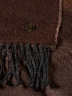 Cachecol tricolor com franjas