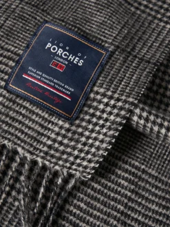 Cachecol xadrez com franjas