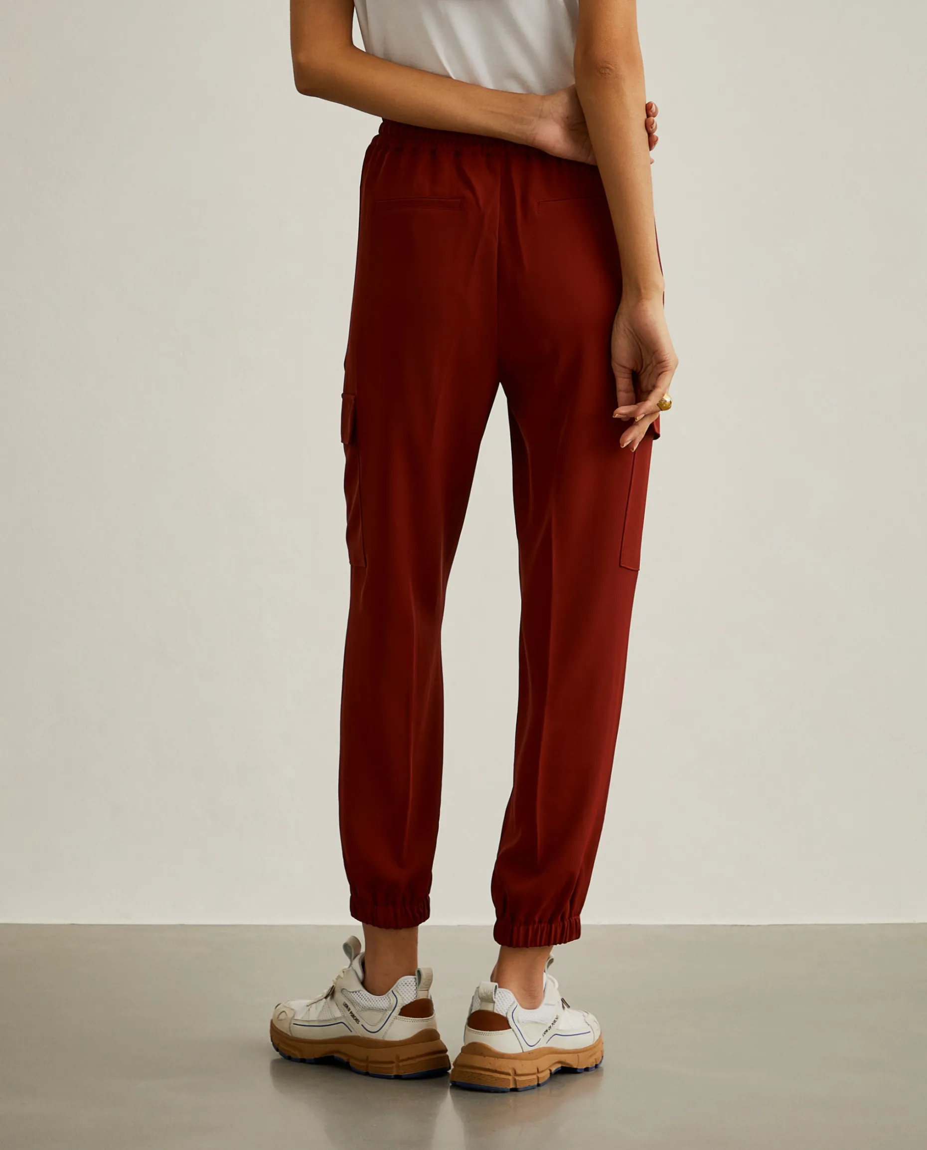 Calças cargo com cintura elástica