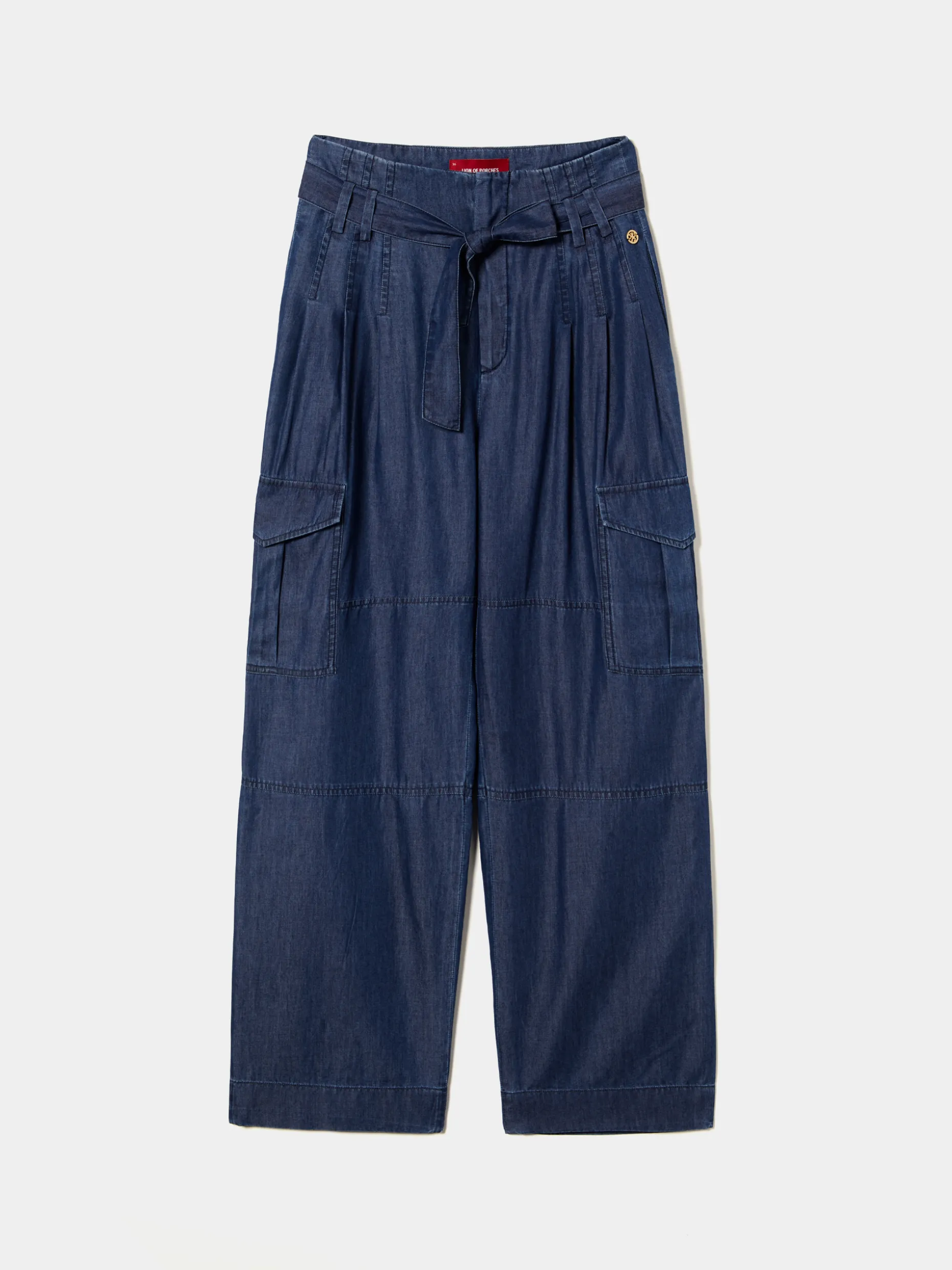 Calças cargo com pregas e cinto