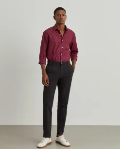 Calças chino regular fit com pregas