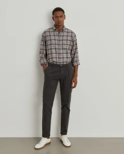 Calças Chino Regular Fit com pregas