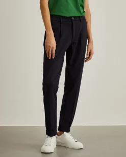 Calças chino regular fit com pregas