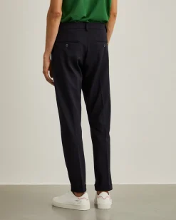 Calças chino regular fit com pregas