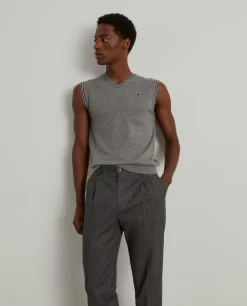 Calças chino regular fit com cordão