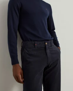 Calças chino regular fit em veludo