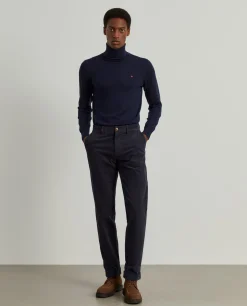 Calças chino regular fit em veludo