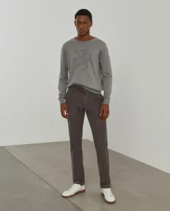 Calças chino regular fit em veludo