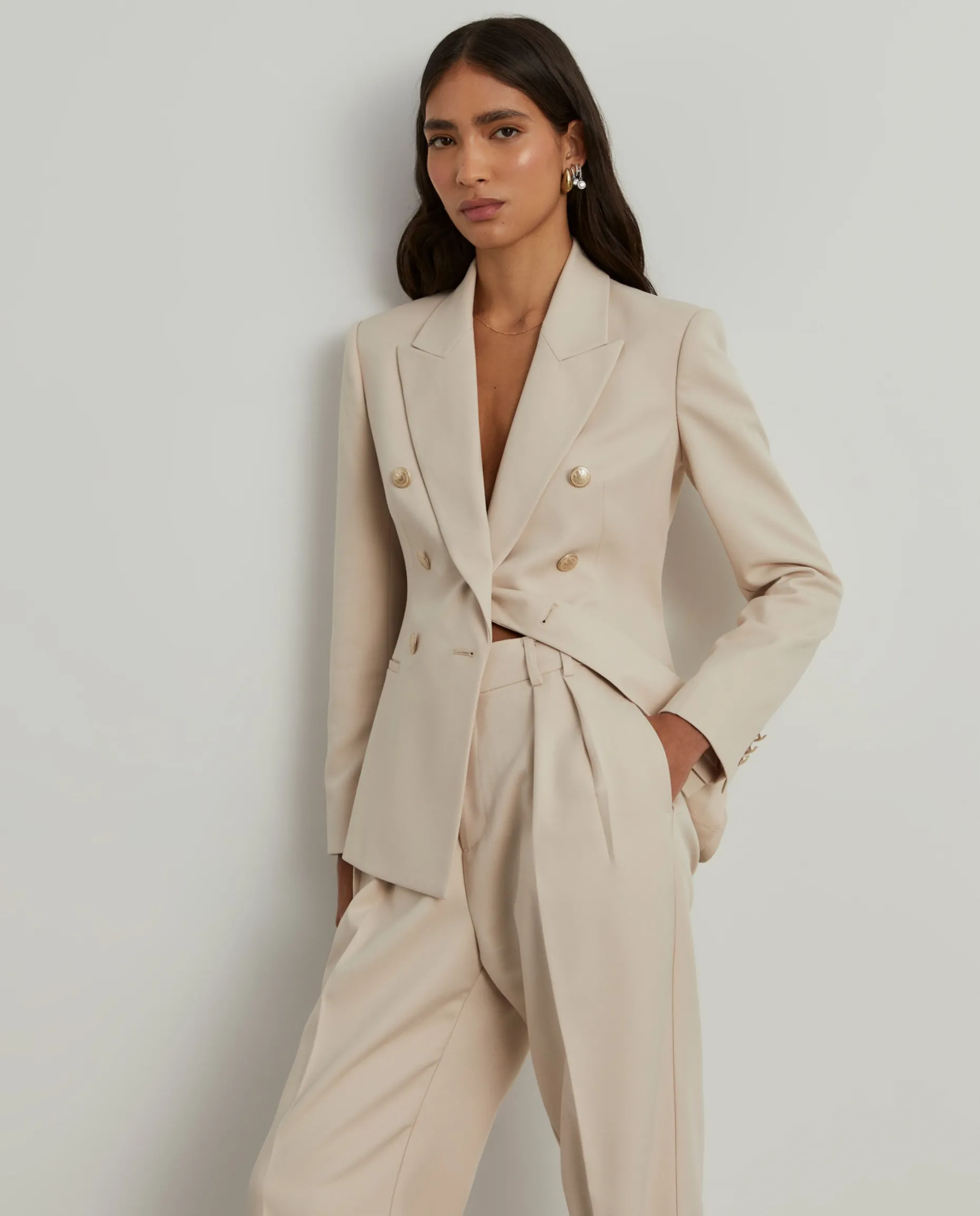 Calças clássicas com pregas