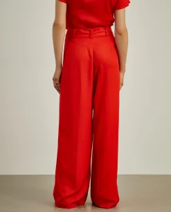 Calças culotte com pregas e cinto