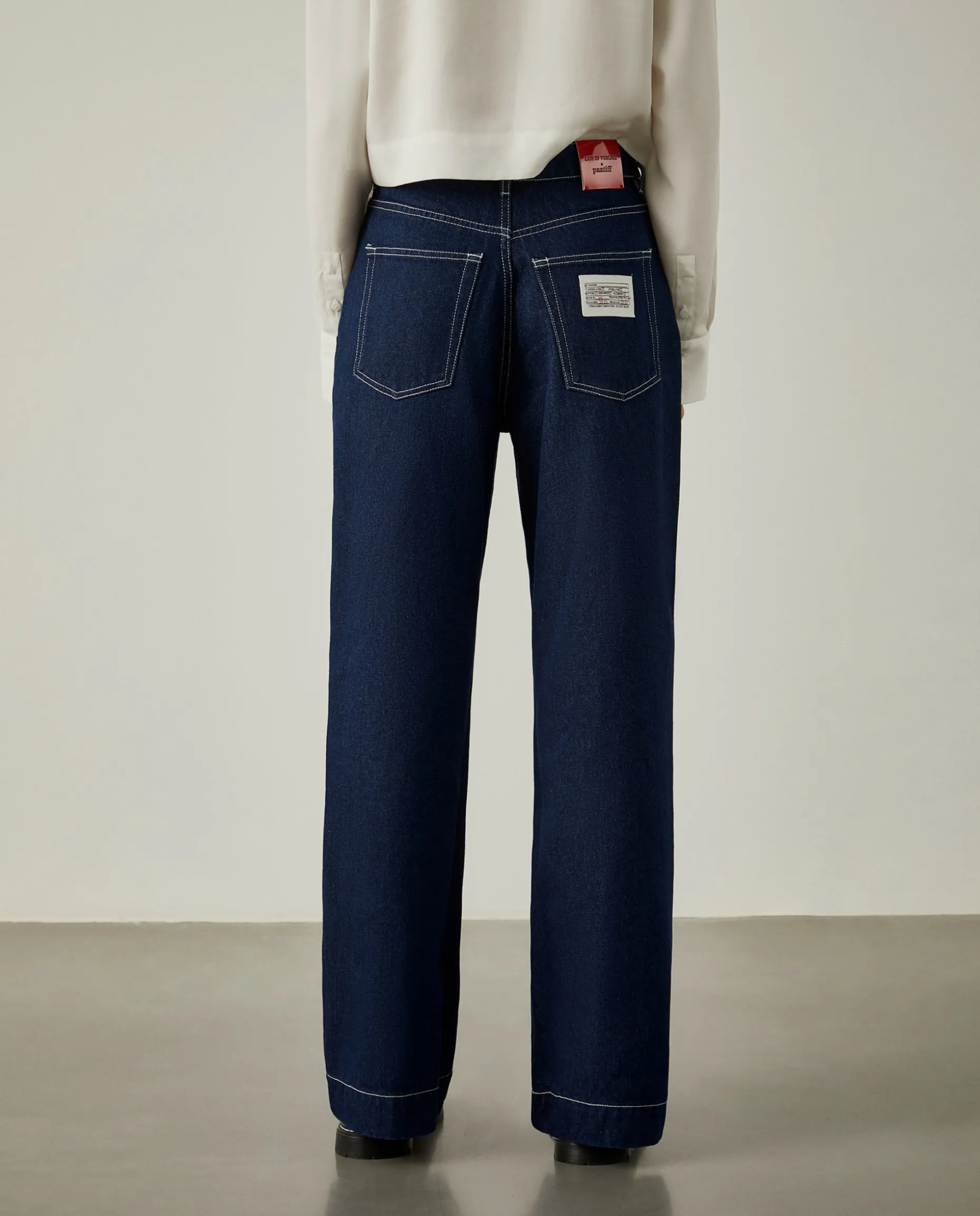 Calças denim Lion of Porches x Paatiff