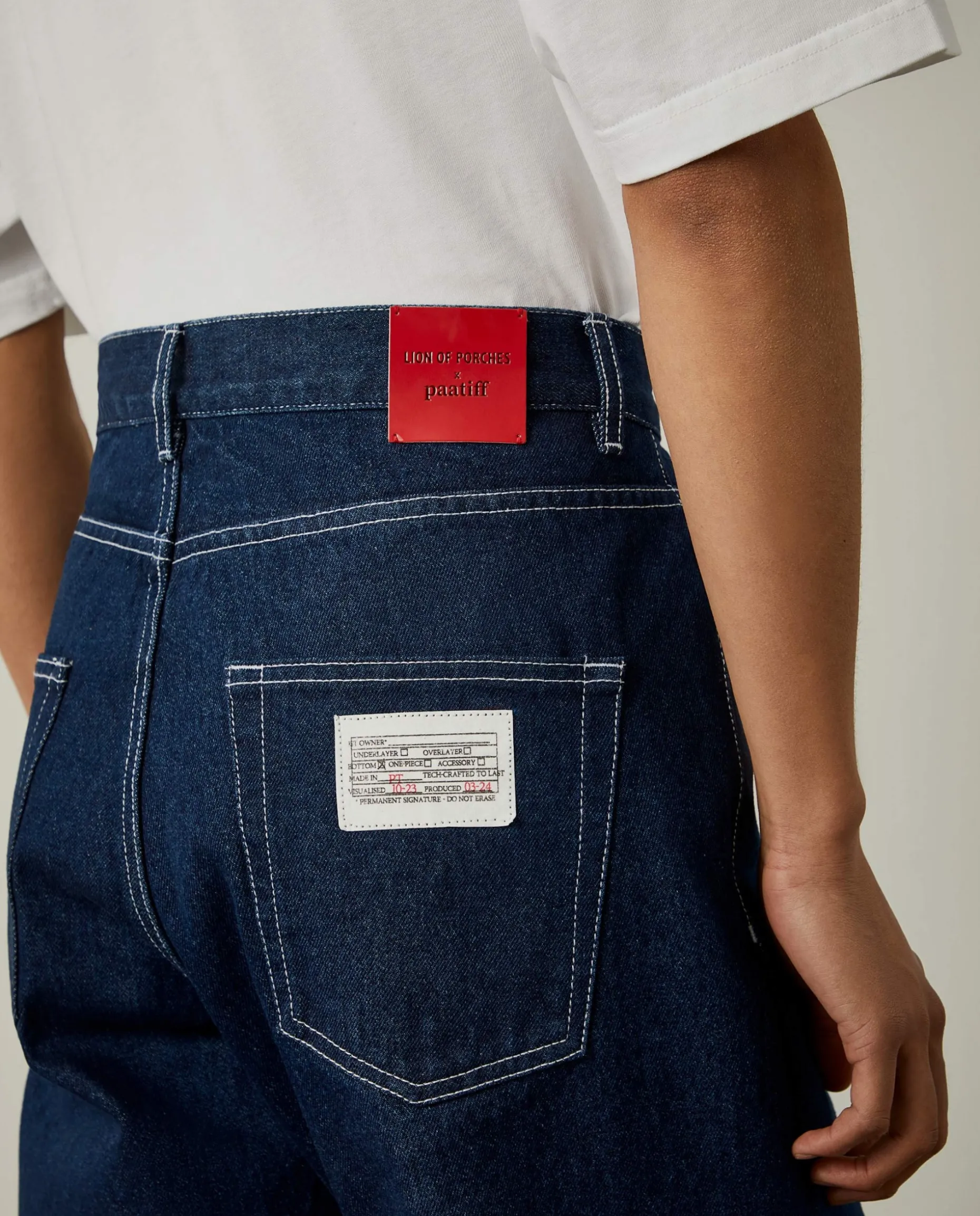 Calças denim loose fit Lion x Paatiff