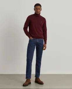 Calças denim regular fit lavagem escura