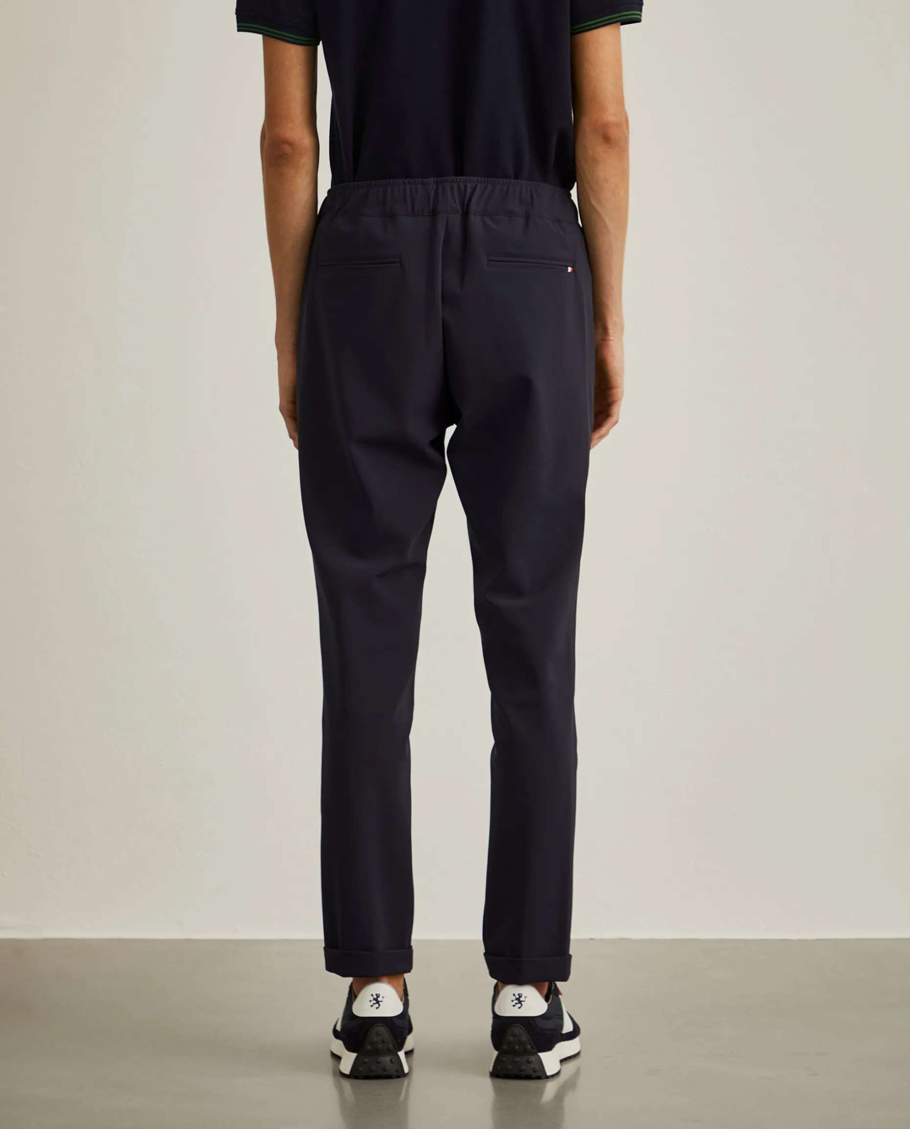 Calças jogger com cordão