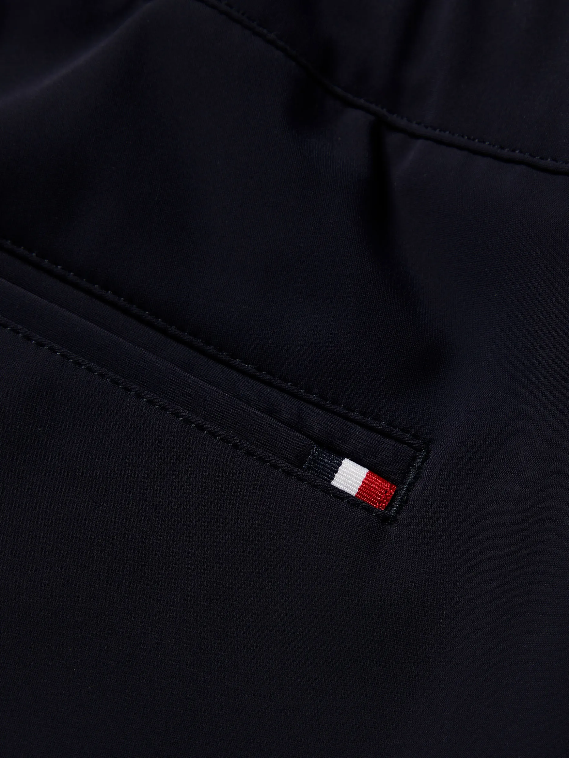 Calças jogger com cordão