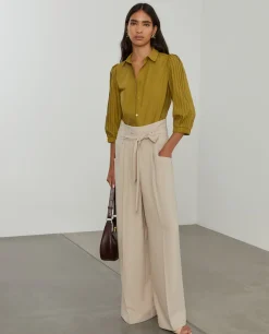 Calças pantalona com cinto