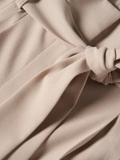 Calças pantalona com cinto