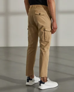 Calças regular fit chino de algodão stretch